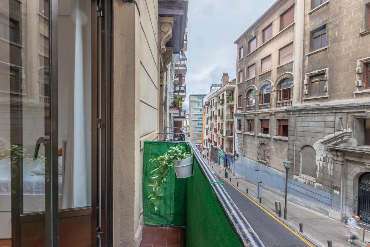 Inar Centrico Apartamento Junto Ayuntamiento & Ria Бильбао Экстерьер фото