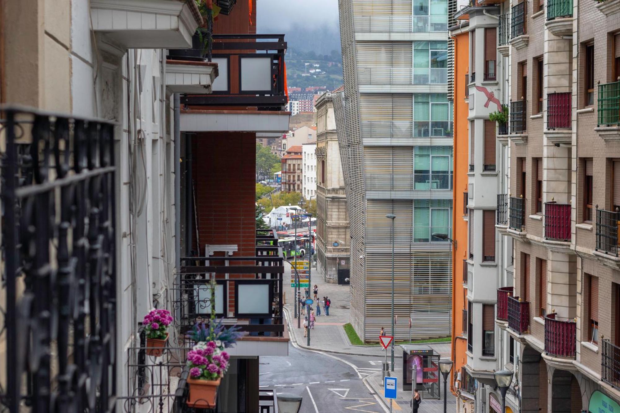 Inar Centrico Apartamento Junto Ayuntamiento & Ria Бильбао Экстерьер фото